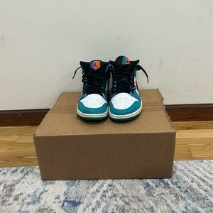 Jordan 1 south beach mid, good condition